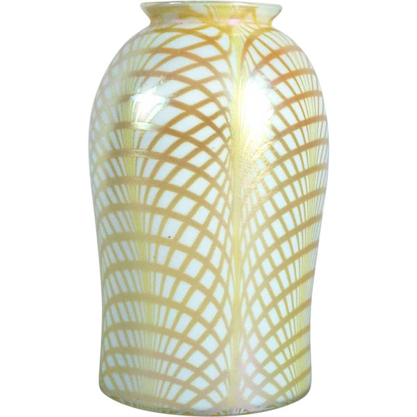 Large American Lustre Art Glass Gold Fishnet Pattern Lamp Shade
