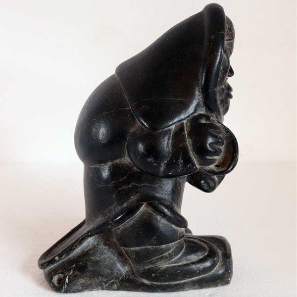 Vintage Inuit JOANASSIE OOMAYOUALOOK Black Soapstone Figural Carving