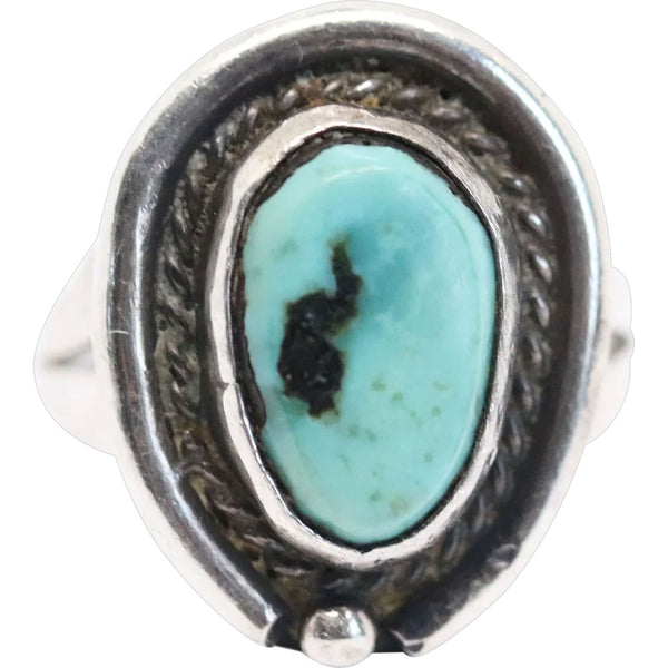 Vintage Native American / Southwest Handmade Silver and Turquoise Ring