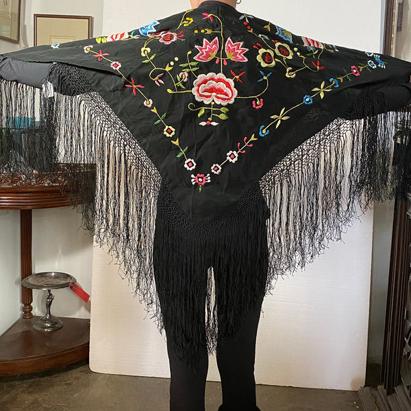 Small Vintage Spanish Silk Embroidered Fringed Flamenco Shawl (Mantoncillo Pico)