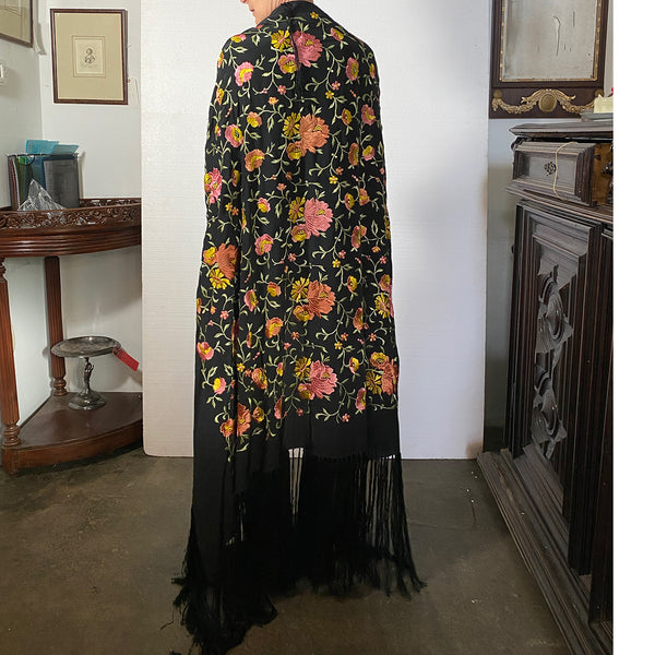 Small Vintage Spanish Flamenco Silk Embroidered Fringed Shawl (Mantoncillo Pico)