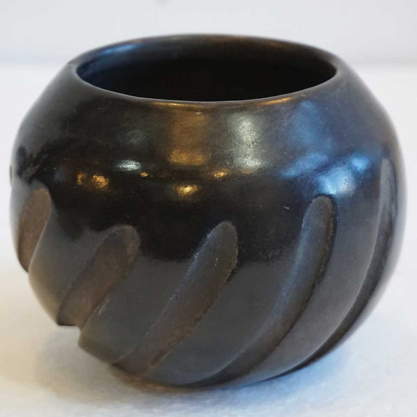 Small Vintage Native American Yazzie Carved Blackware Pottery Bowl
