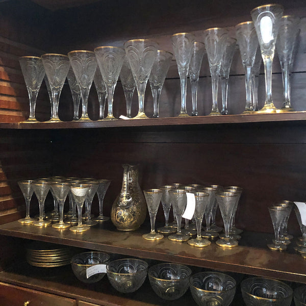 Set of 12 Moser Intaglio Engraved Parcel Gilt Glass Champagne Flute Glasses