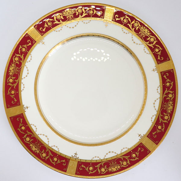 Set of 12 English Minton Porcelain Gilt and Red Dinner K92 Pattern Plates