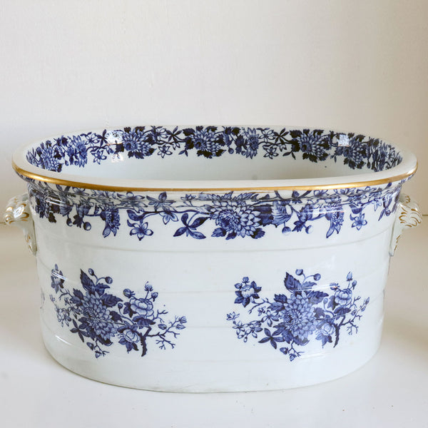 English W. T. Copeland & Son Gilt, Blue and White Transferware Pottery Footbath