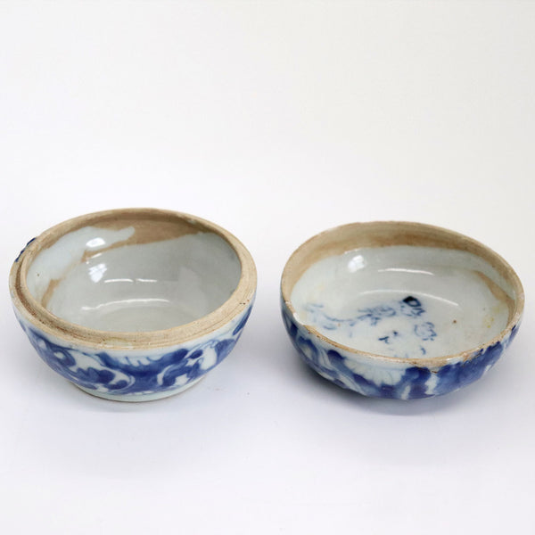 Small Chinese Porcelain Blue and White Round Cosmetic Box