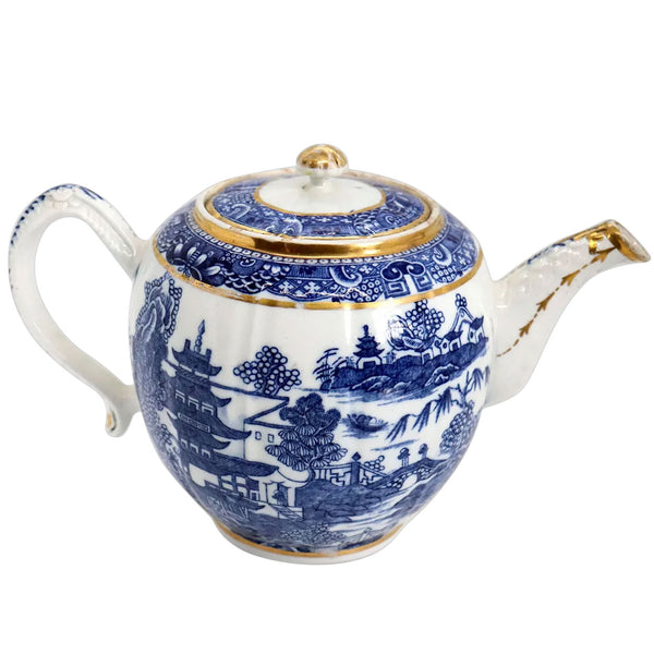 English Caughley Porcelain Gilt, Blue and White Blue Willow Teapot
