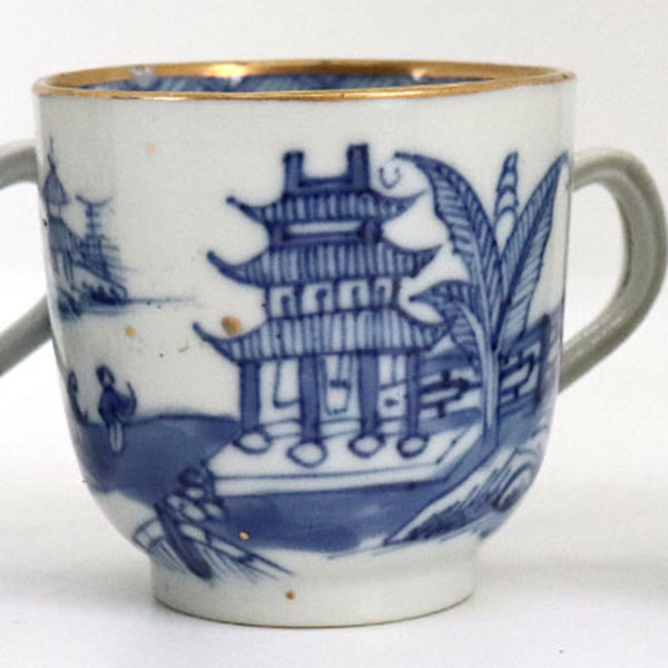 Chinese Export Qianlong Canton Gilt, Blue and White Porcelain Teacup