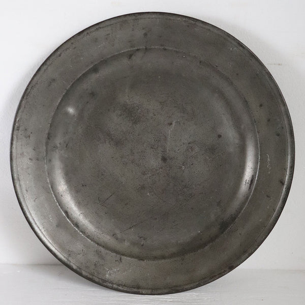 Large English Georgian Pewter Single-Reeded Charger Plate
