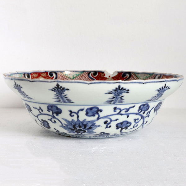 Japanese Meiji Imari Porcelain Scalloped Rim Center Bowl