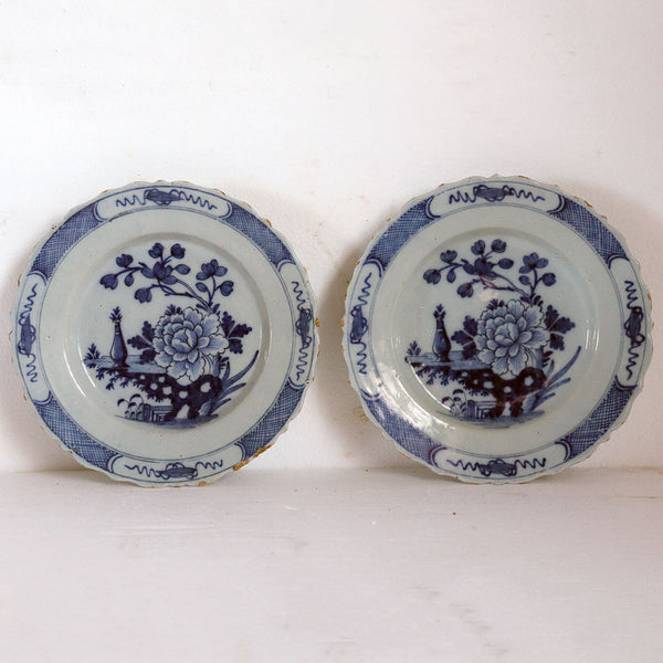 Pair Dutch Delft De Twee Scheepjes Tin-Glazed Pottery Blue and White Plates