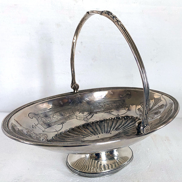 American Victorian Middleton Plate Co. Silverplate Bread/Fruit Footed Bride's Basket