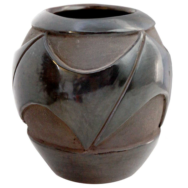 Native American GIL GORITA Santa Clara Carved Pottery Jar