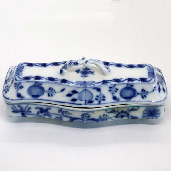 Unusual German Meissen Blue Onion Porcelain Toothbrush Holder Covered Box
