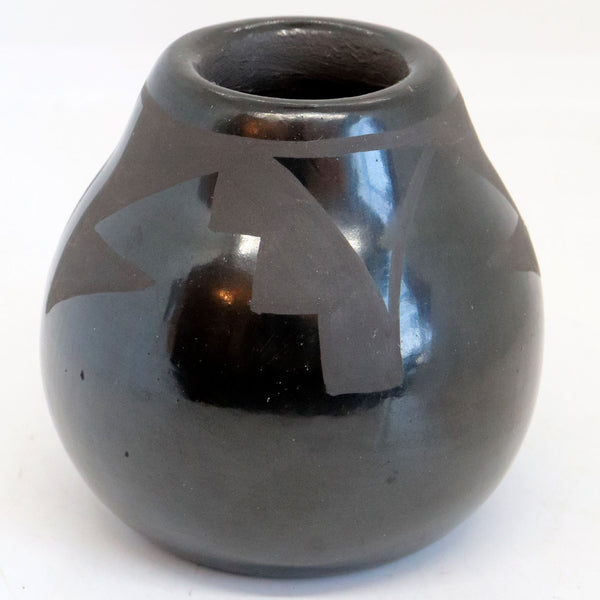 Small Native American Santa Clara YOLANDA VERLARDE & JAMES MOQUINO Blackware Pottery Vase