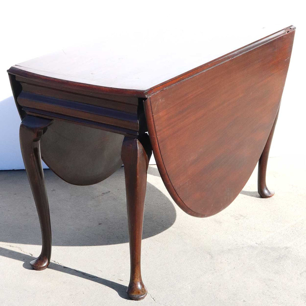 English Queen Anne Mahogany Dropleaf Gateleg Oval Table