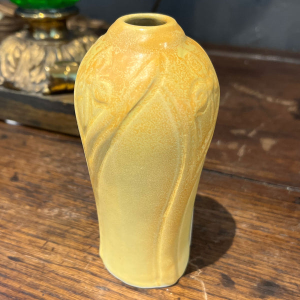American Van Briggle Pottery Yellow Spiderwort 833 Trifoliate Vase