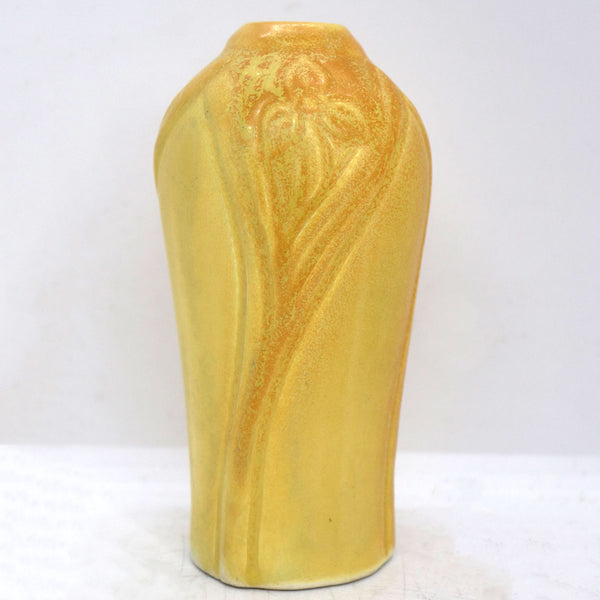 American Van Briggle Pottery Yellow Spiderwort 833 Trifoliate Vase