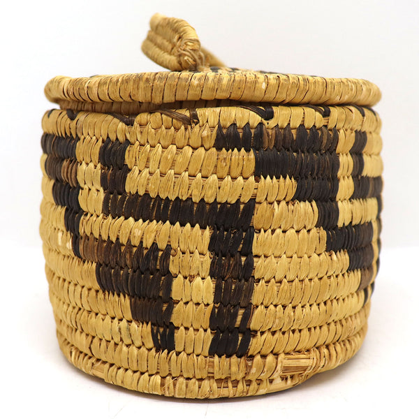 Vintage Native American Pima / Papago (Tohono O'odham) Oval Basket with Lid