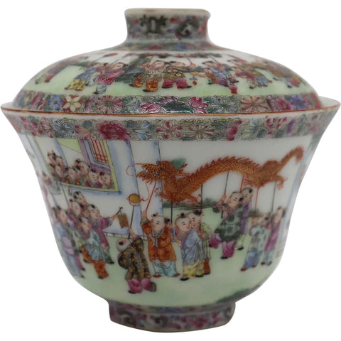 Chinese Qing Porcelain Famille Rose Tea Bowl and Cover