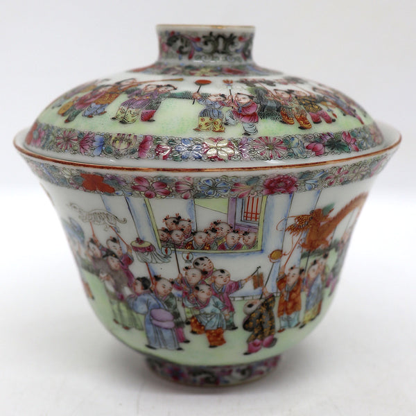 Chinese Qing Porcelain Famille Rose Tea Bowl and Cover