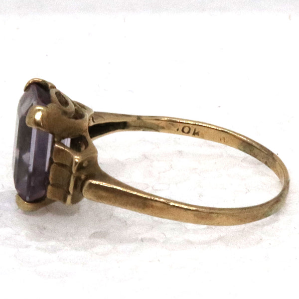 Vintage Art Deco 10 Karat Yellow Gold and Amethyst Emerald Cut Lady's Ring